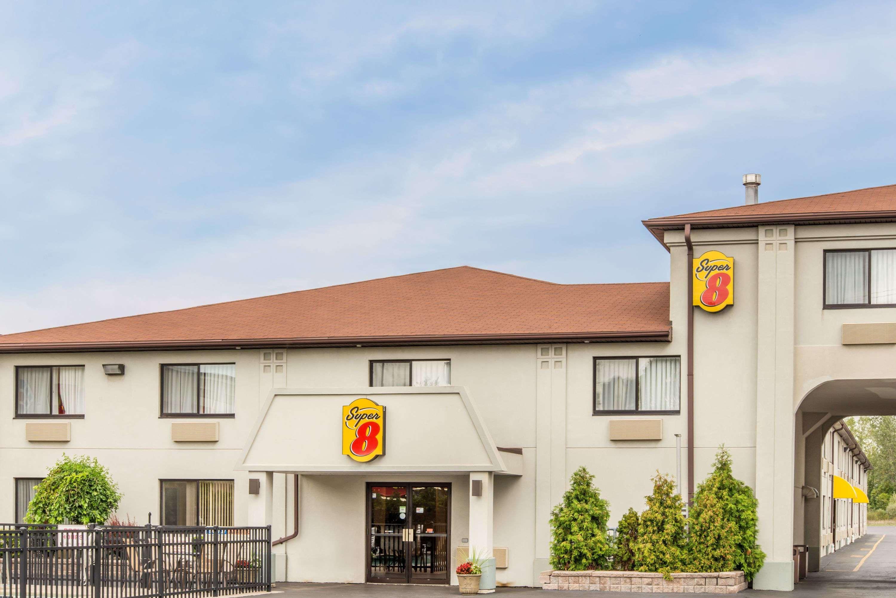 Super 8 By Wyndham Niagara Falls Exterior foto