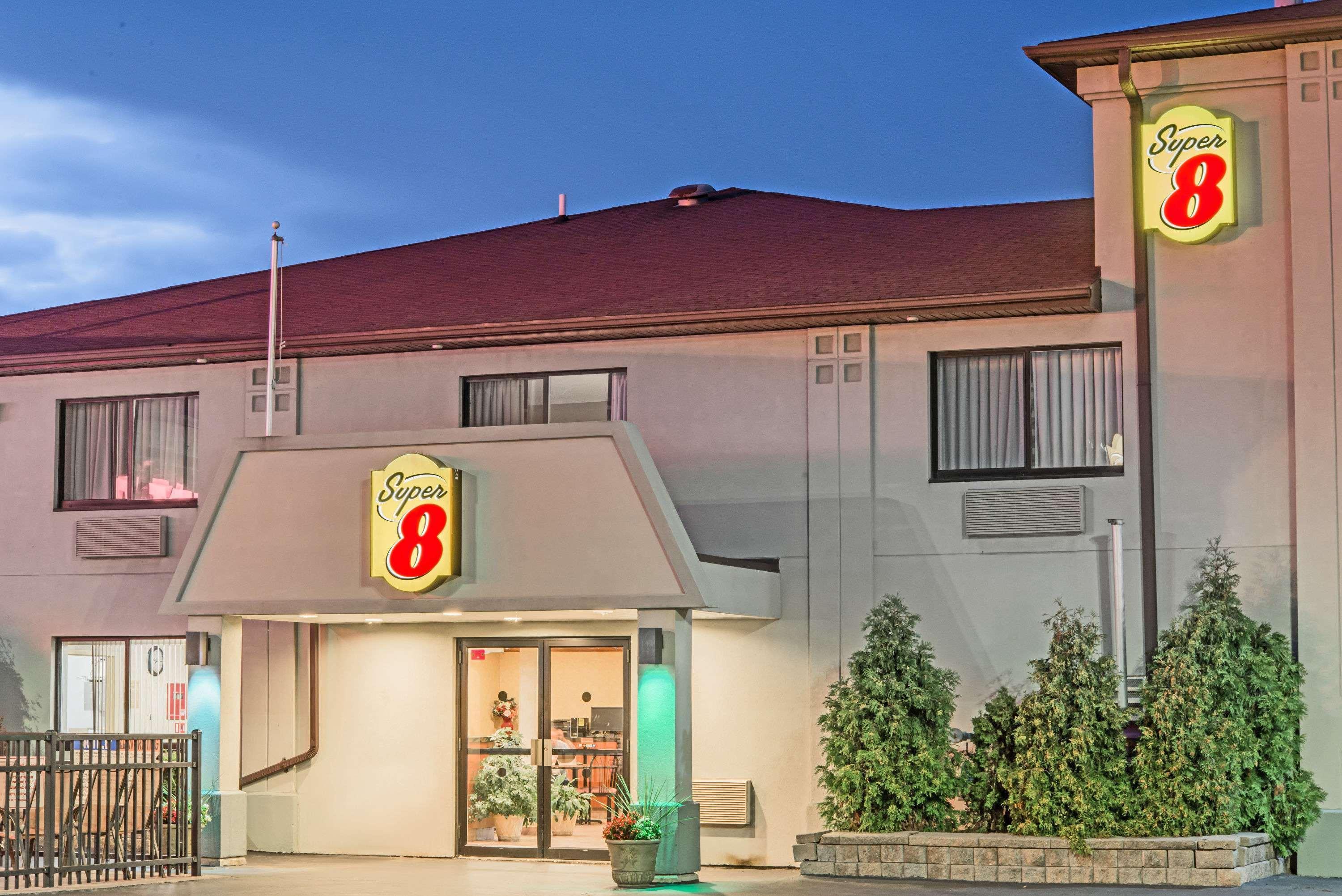 Super 8 By Wyndham Niagara Falls Exterior foto